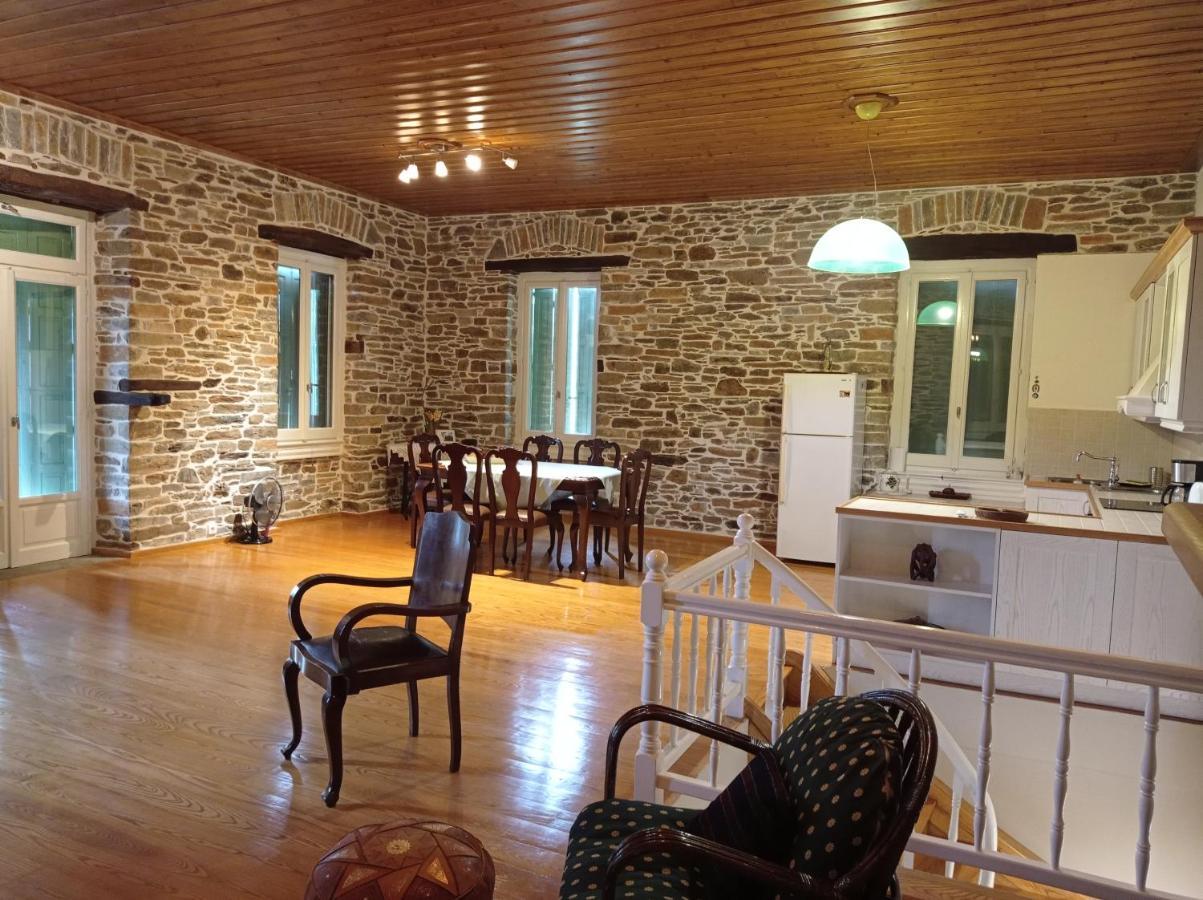 Marina Traditional Stonehouse Afétai Buitenkant foto